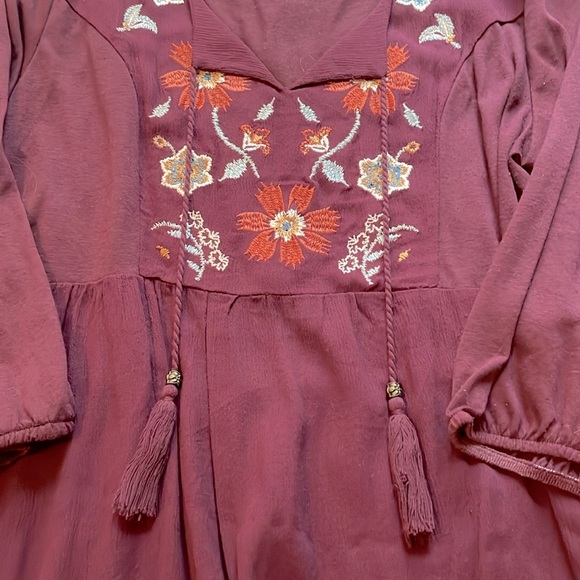 Dress Barn Burgundy Embroidered Peasant Top, size L - Picture 3 of 6
